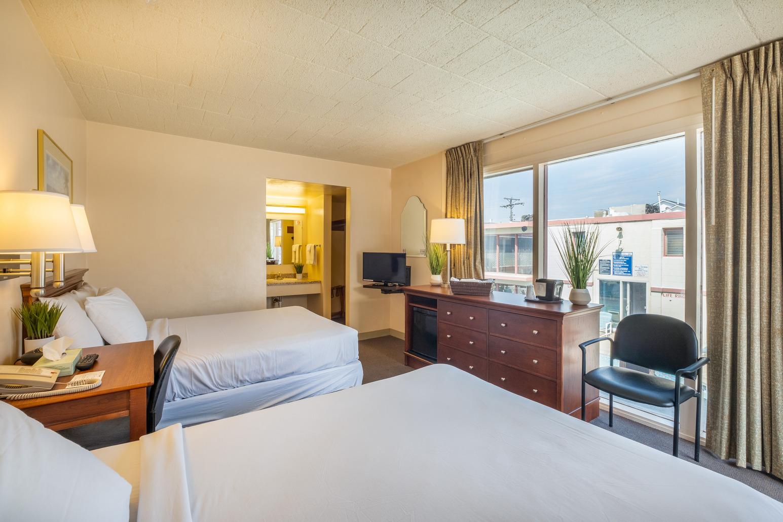 room with 2 double beds(1)